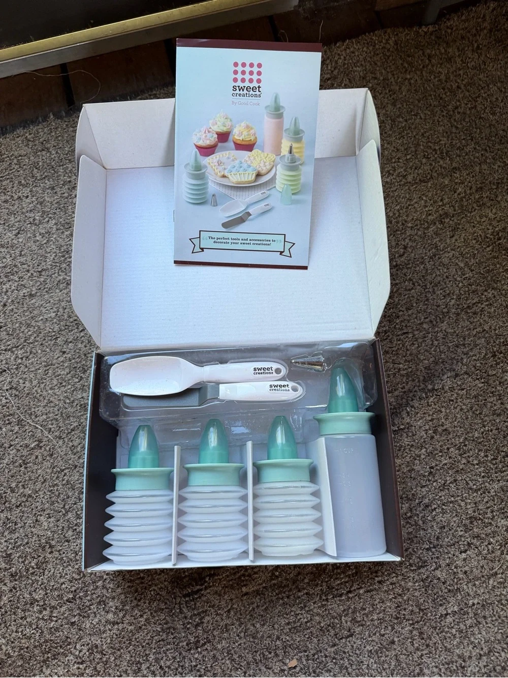11pc Decorating Kit - Mint Green